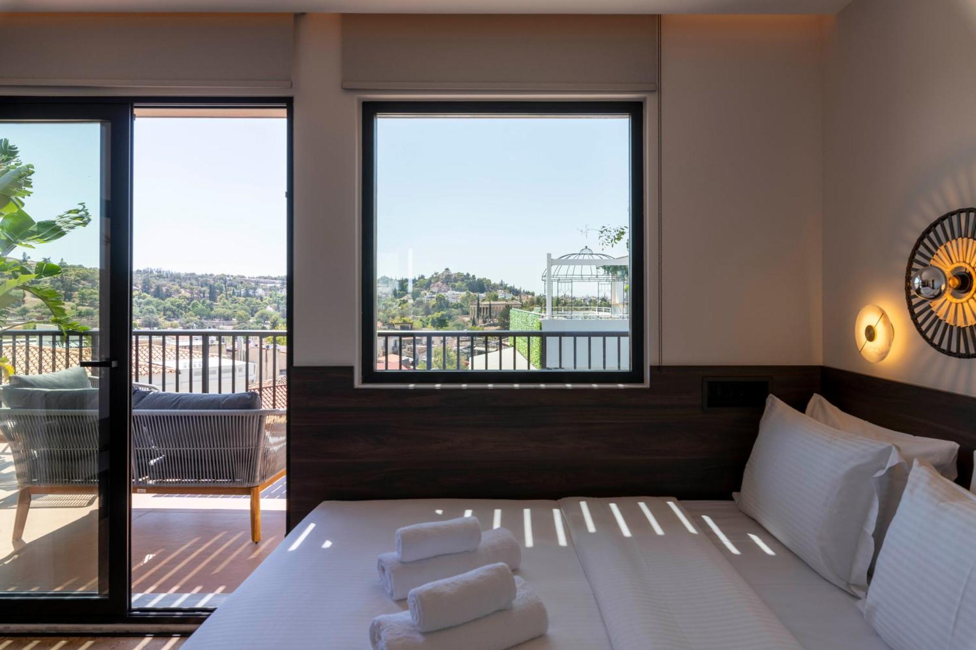 Deluxe Queen Room Acropolis View Balcony